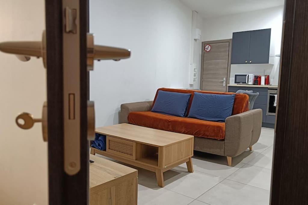 Appartement Confort Equipe Au Coeur De Béziers Exterior foto